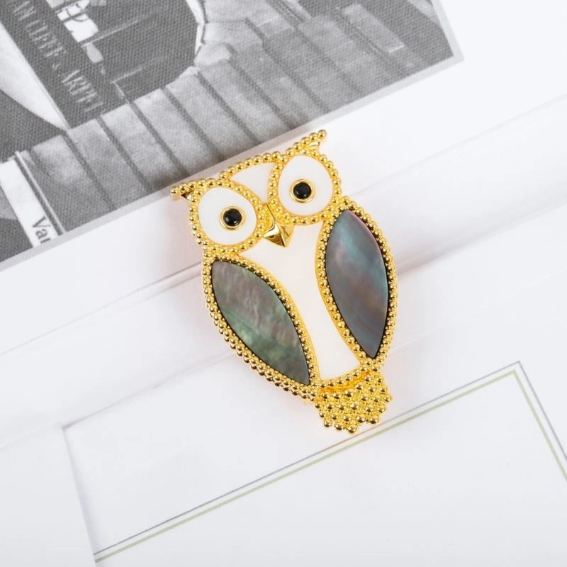 Lightweight Vca Brooches 254390