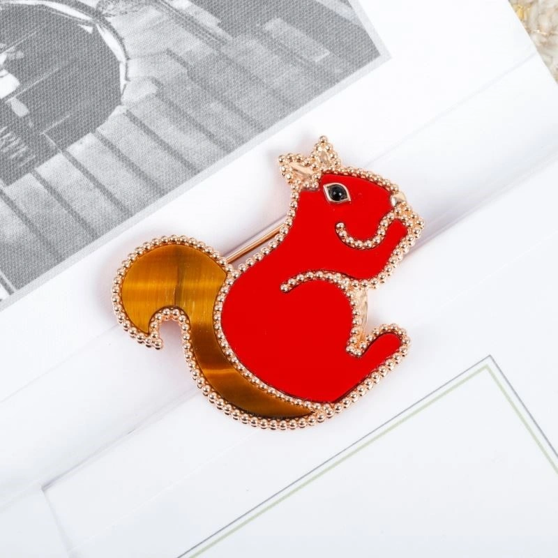 Lightweight Vca Brooches 254390