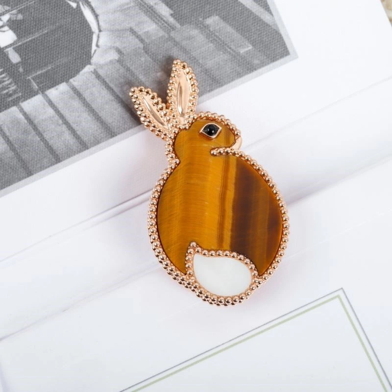 Lightweight Vca Brooches 254390