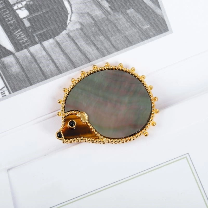 Lightweight Vca Brooches 254390