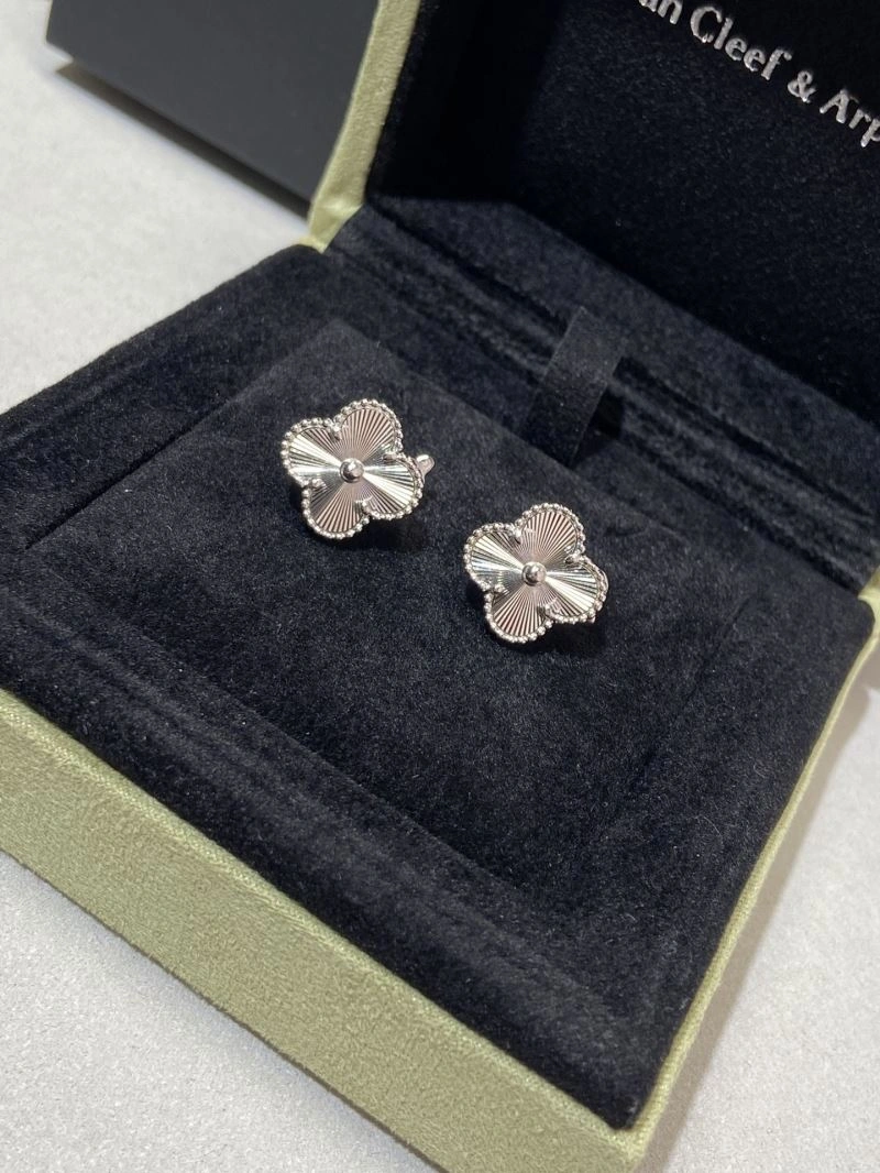 Vca Earrings Lightweight 255452