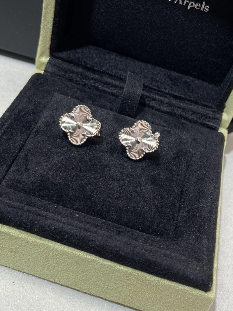 Vca Earrings Lightweight 255452