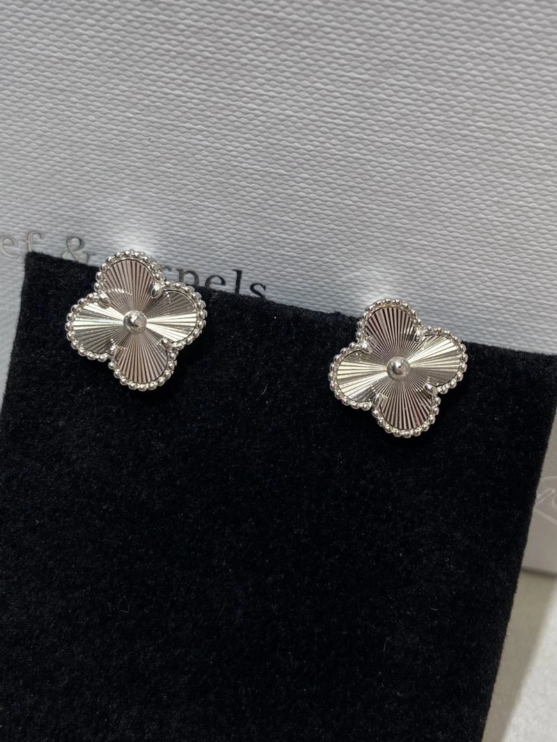 Vca Earrings Lightweight 255452