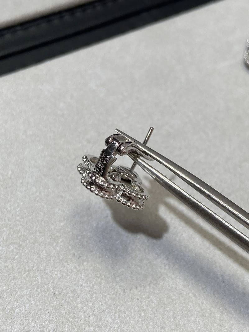 Vca Earrings Lightweight 255452