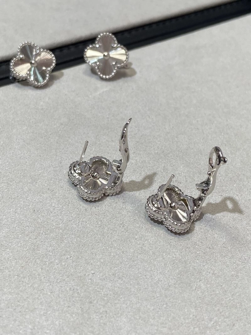 Vca Earrings Lightweight 255452