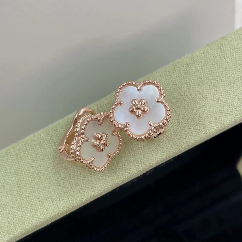 Vca Earrings Lightweight 255454