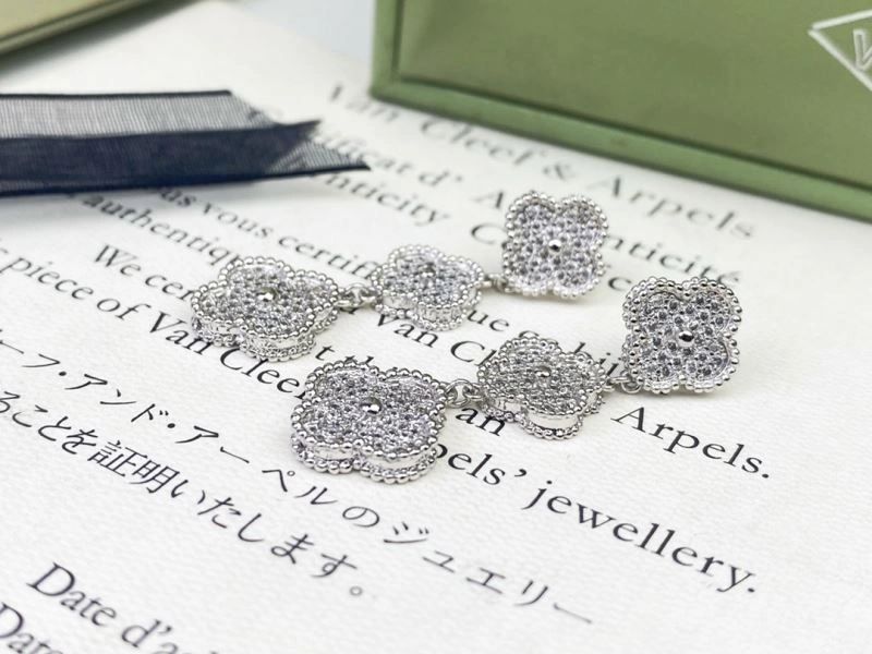 Vca Earrings Packable 255542