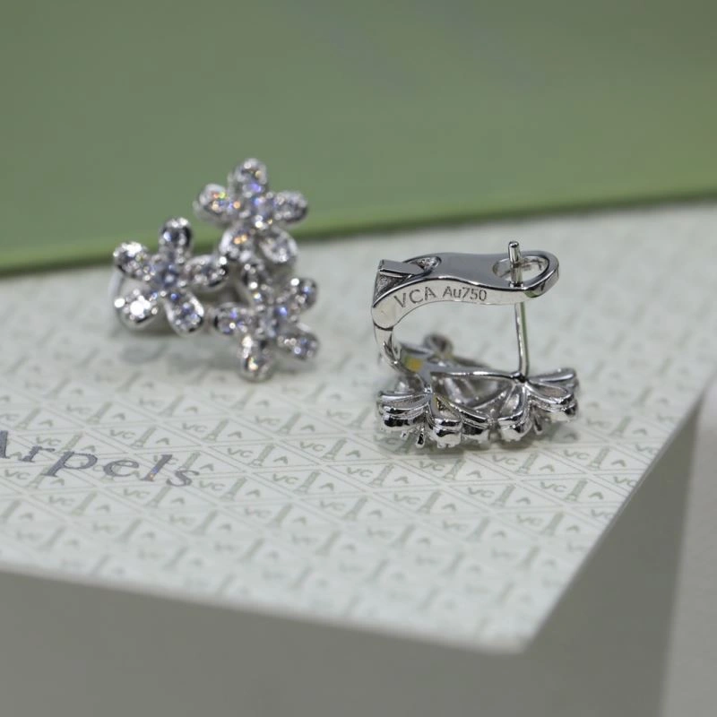Vca Earrings ZeroBulk 255529
