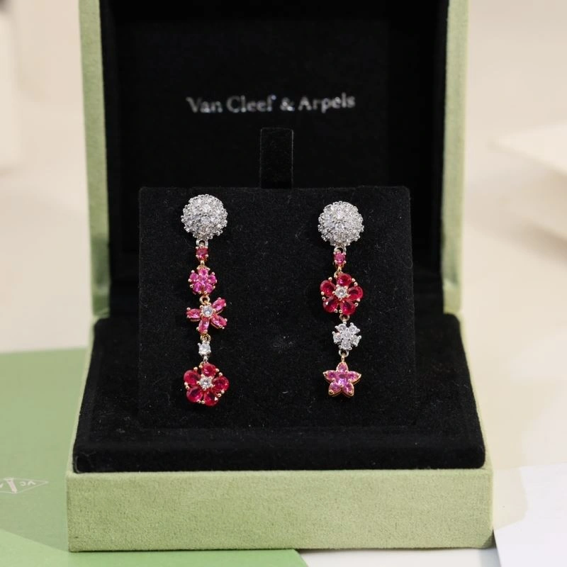 WellDesigned Vca Earrings 255526