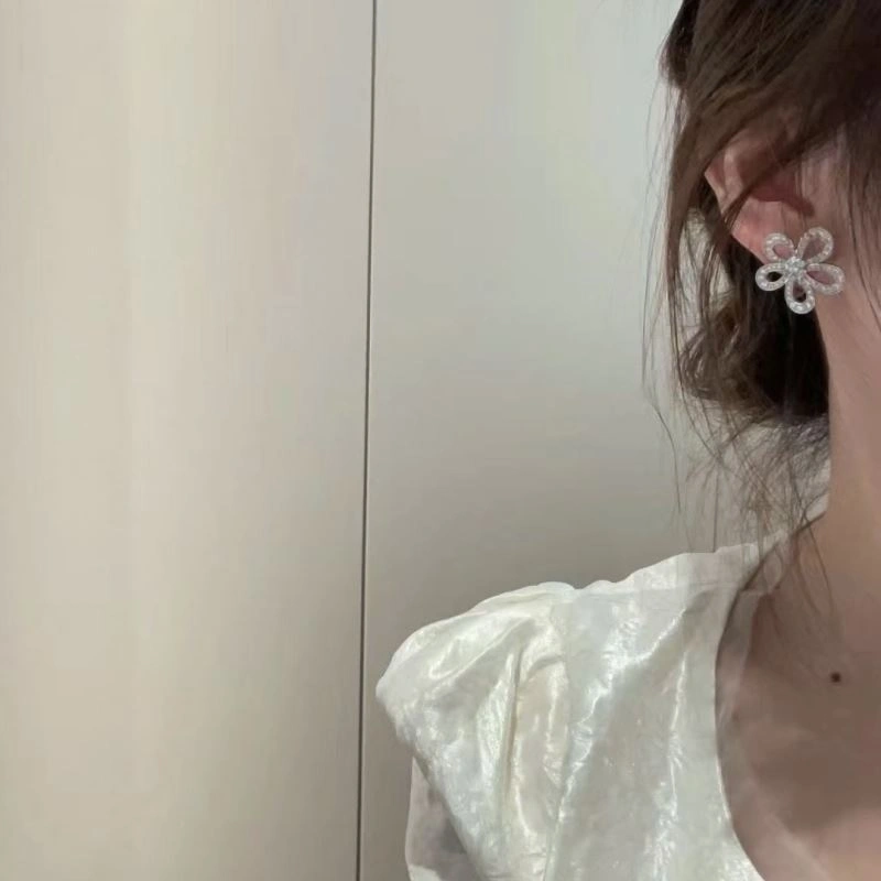Seasonal Vca Earrings 255495