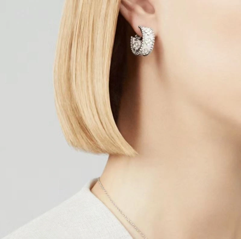 Flexible Vca Earrings 255486