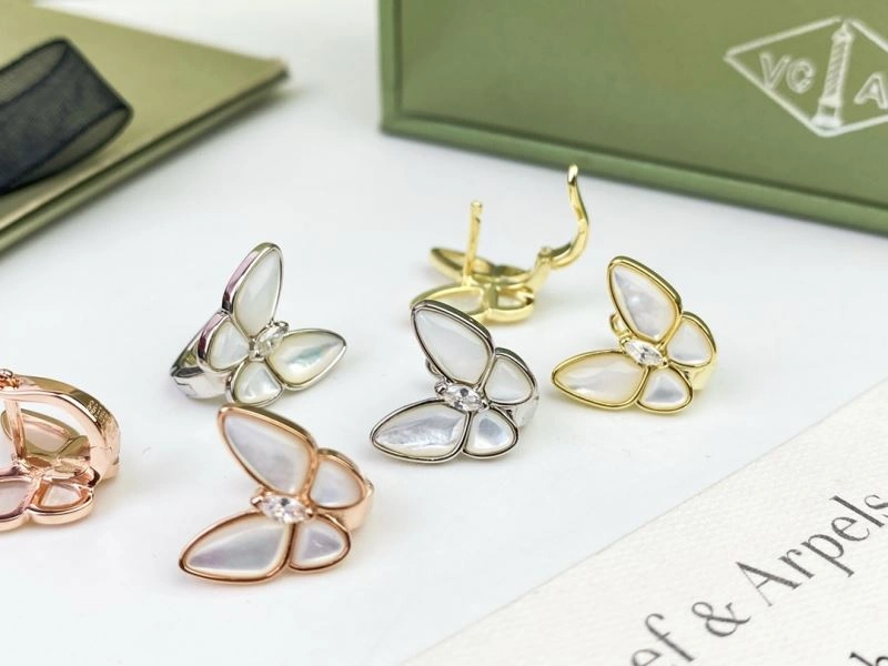 Sporty Vca Earrings 255389