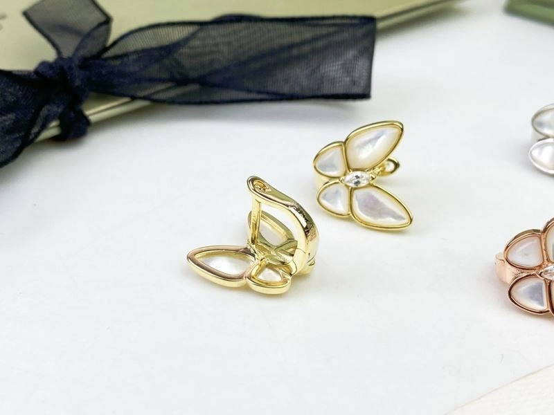 Sporty Vca Earrings 255389