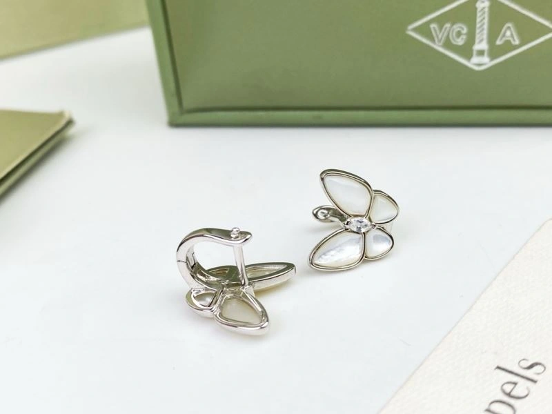 Sporty Vca Earrings 255389