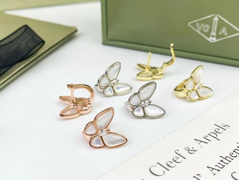 Sporty Vca Earrings 255389
