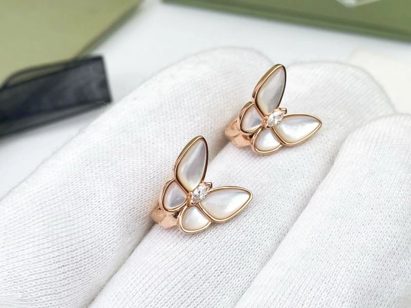 Sporty Vca Earrings 255389
