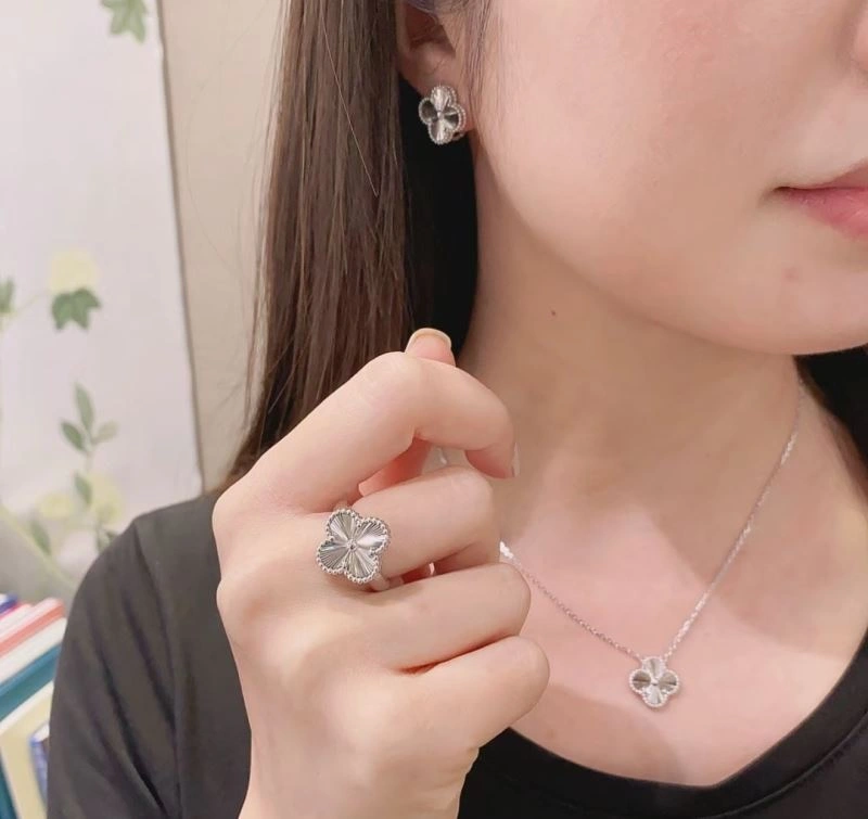 Vca Earrings Comfortable 255368