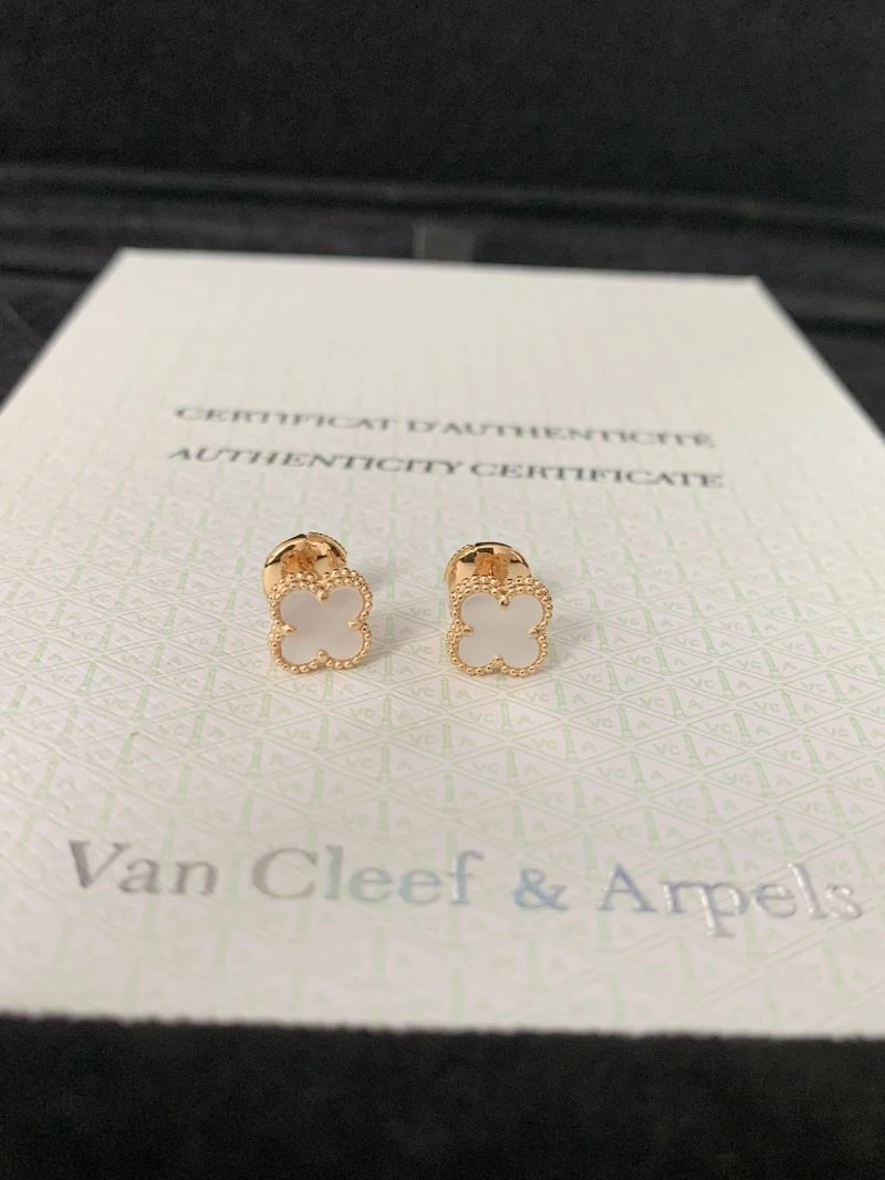 Vca Earrings MoistureWicking 255387