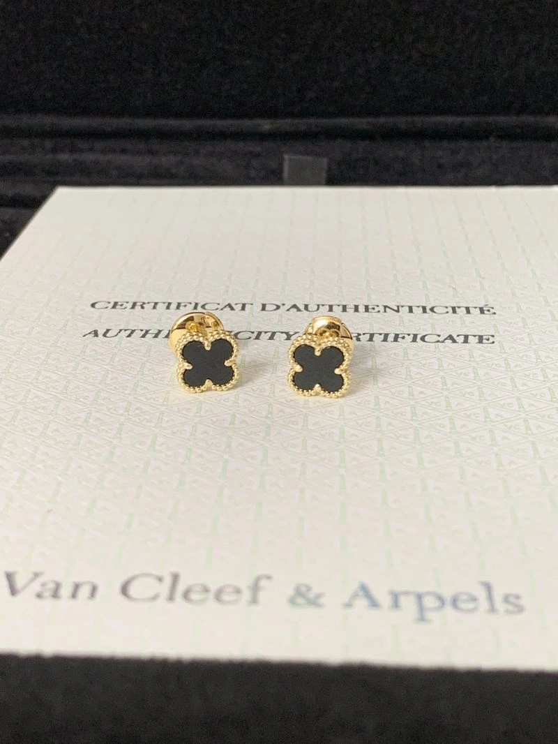 Vca Earrings MoistureWicking 255387