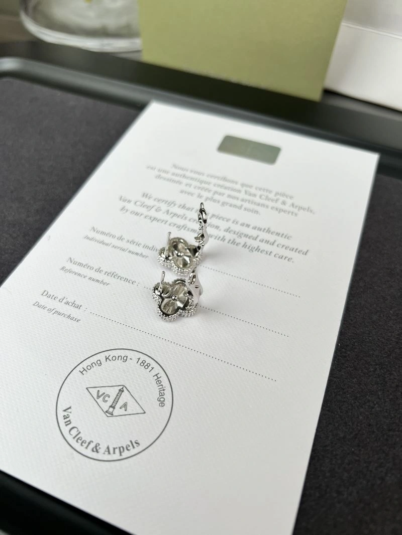 Vca Earrings FreshLook 255354