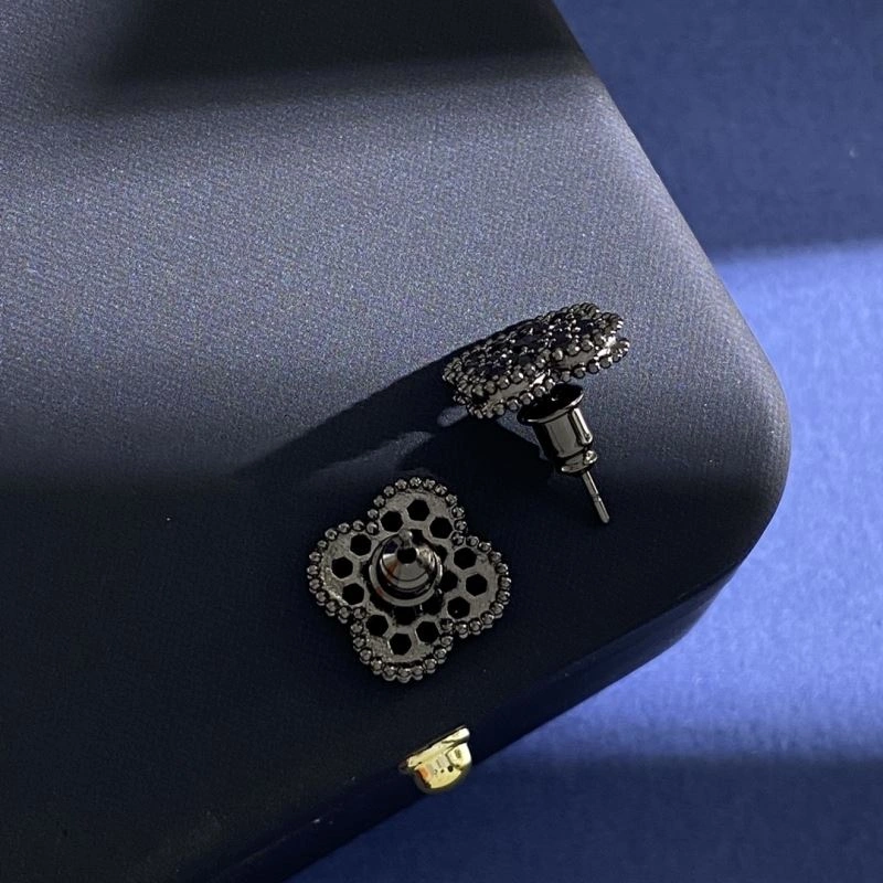Packable Vca Earrings 255352