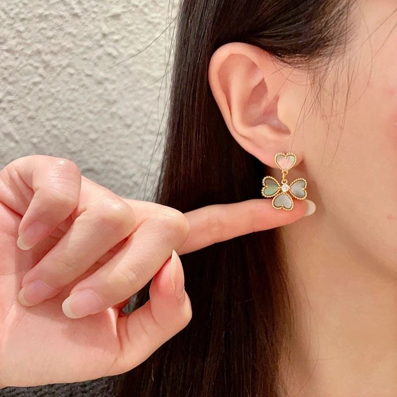 Vca Earrings SmoothTexture 255271