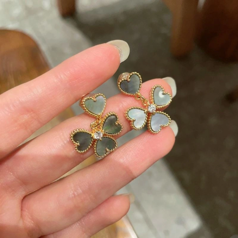 Vca Earrings SmoothTexture 255271