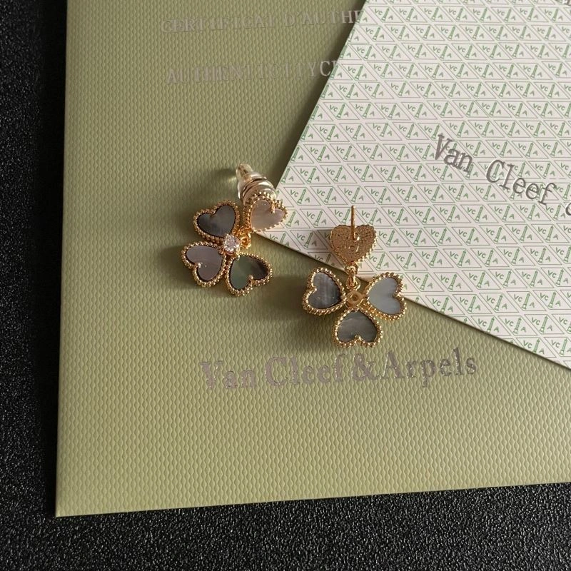 Vca Earrings SmoothTexture 255271
