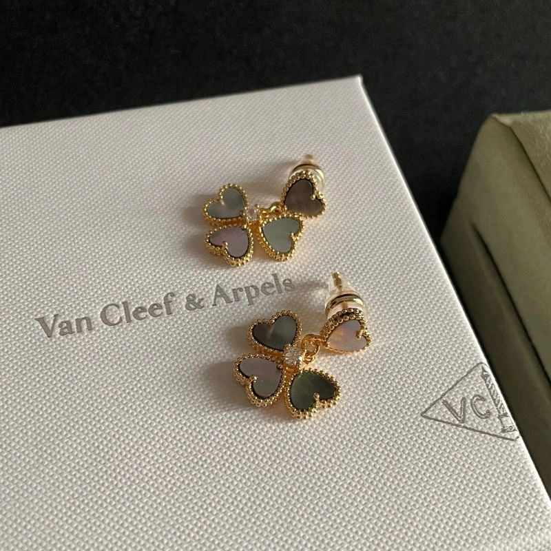Vca Earrings SmoothTexture 255271