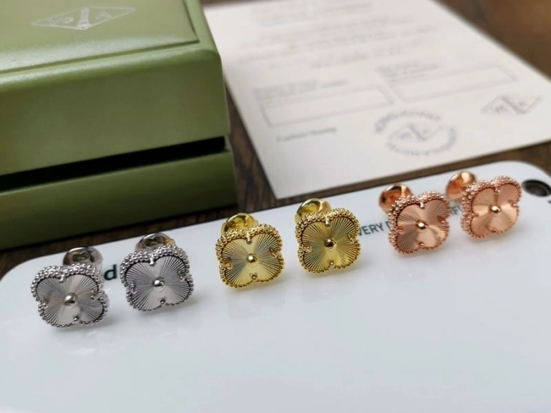 EyeCatching Vca Earrings 255267