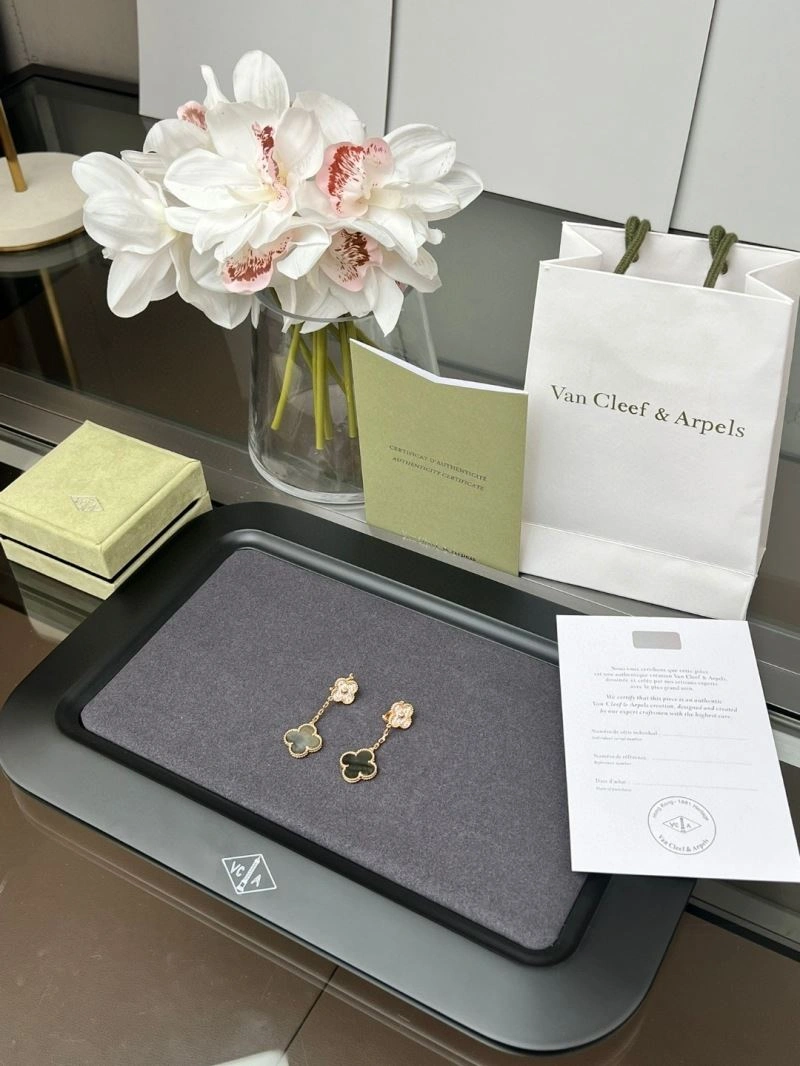 WellDesigned Vca Earrings 255247