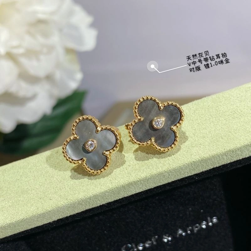 Casual Vca Earrings 255250