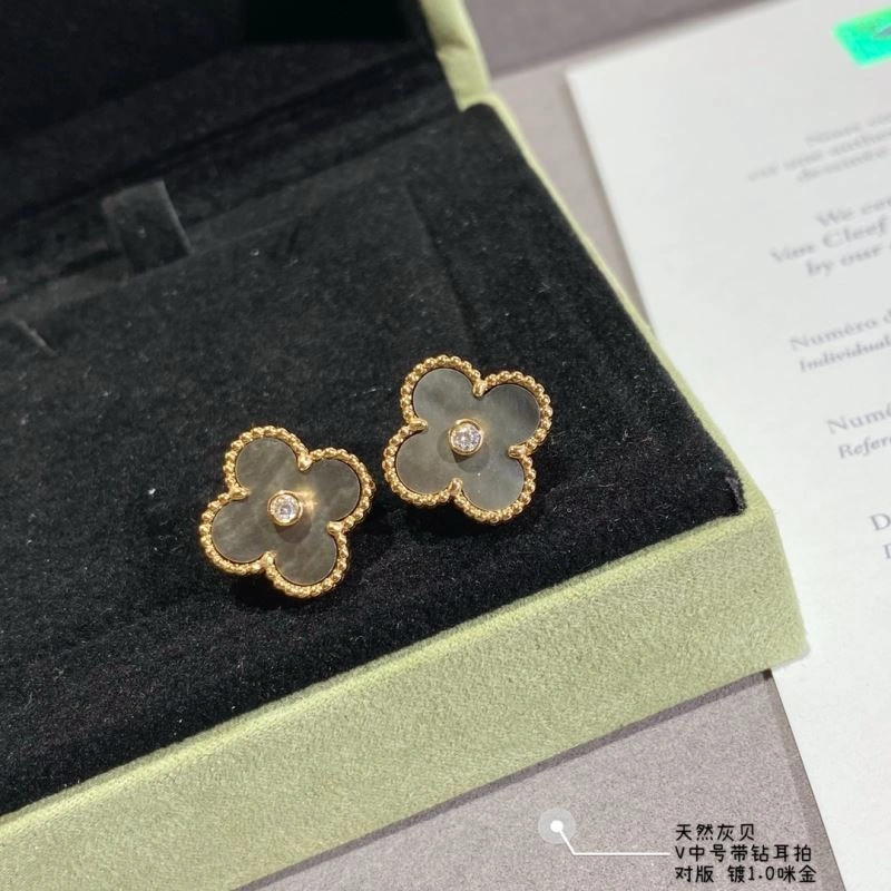 Casual Vca Earrings 255250