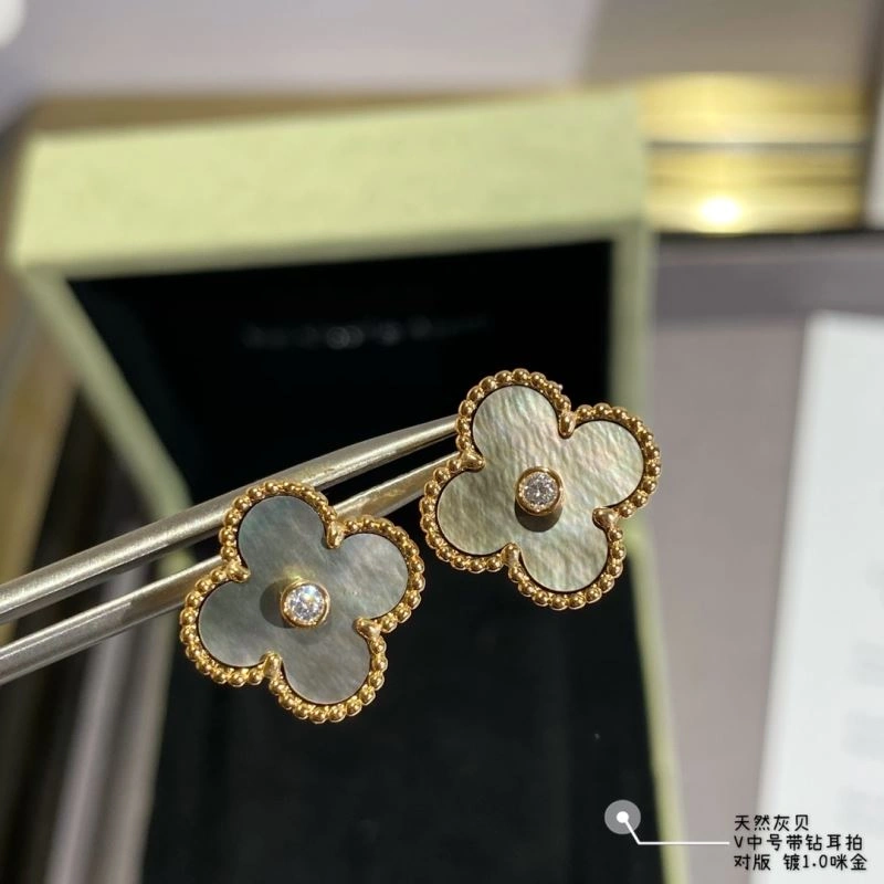 Casual Vca Earrings 255250