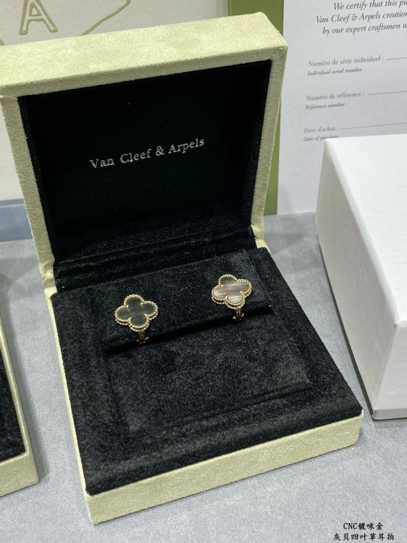 Chic Vca Earrings 255252