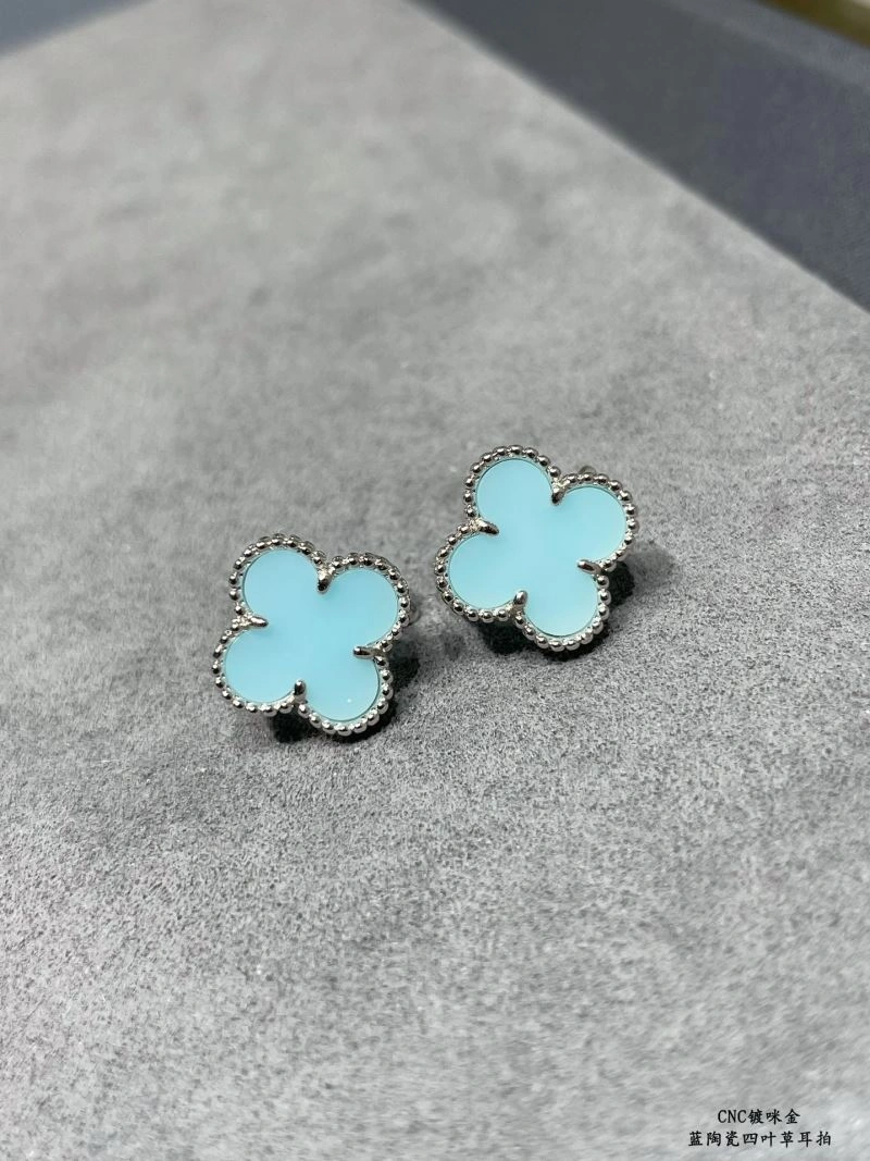 Vca Earrings Lightweight 255240
