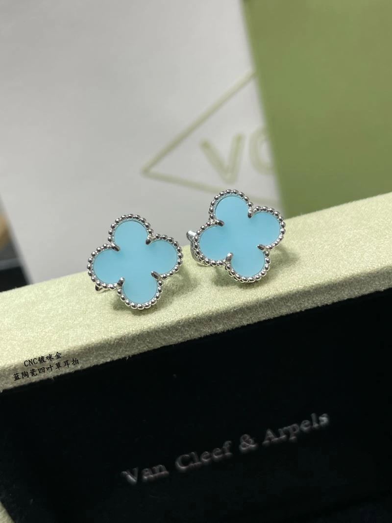 Vca Earrings Lightweight 255240