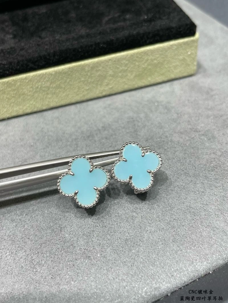 Vca Earrings Lightweight 255240