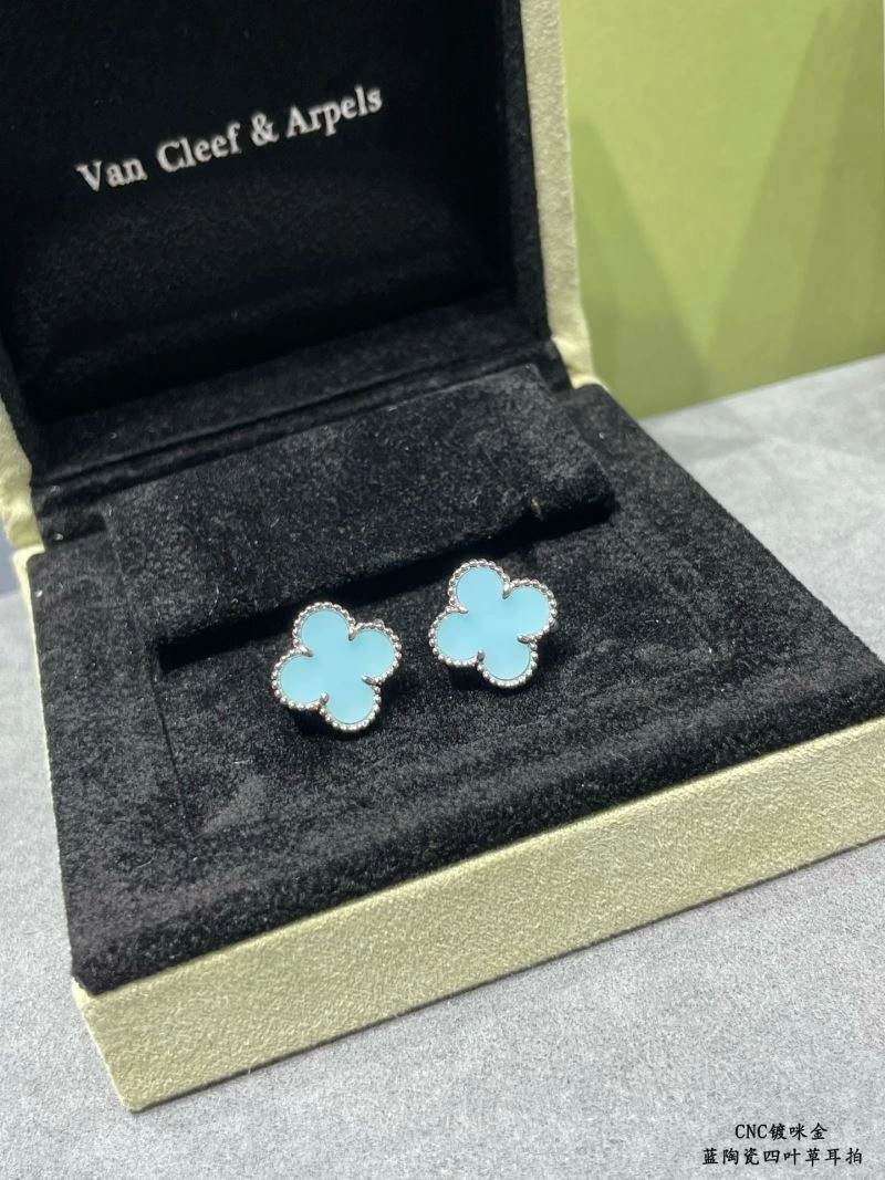 Vca Earrings Lightweight 255240