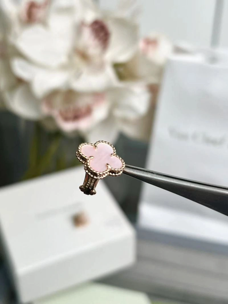 Vca Earrings Trendsetting 255197