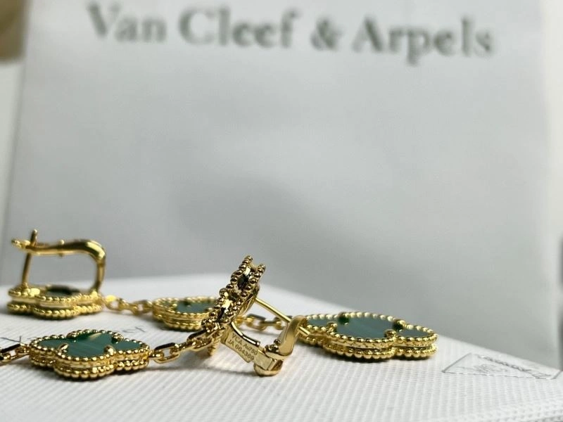 Reliable Vca Earrings 255200