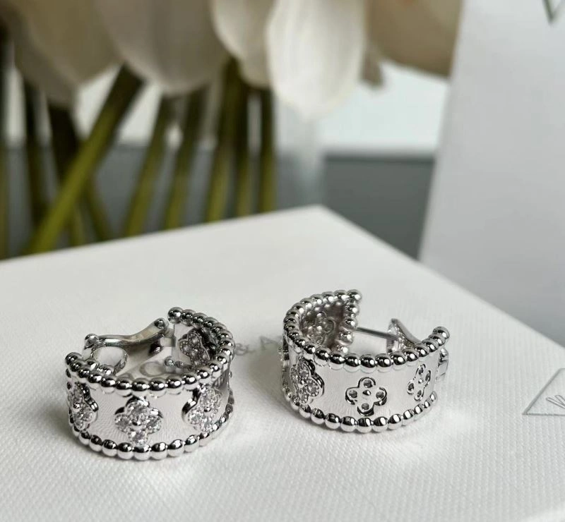 Vca Earrings UrbanChic 255195