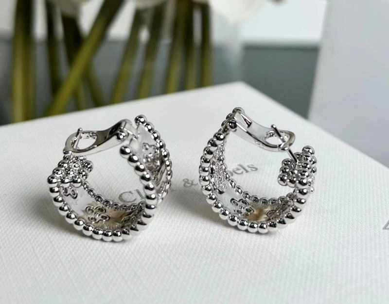 Vca Earrings UrbanChic 255195