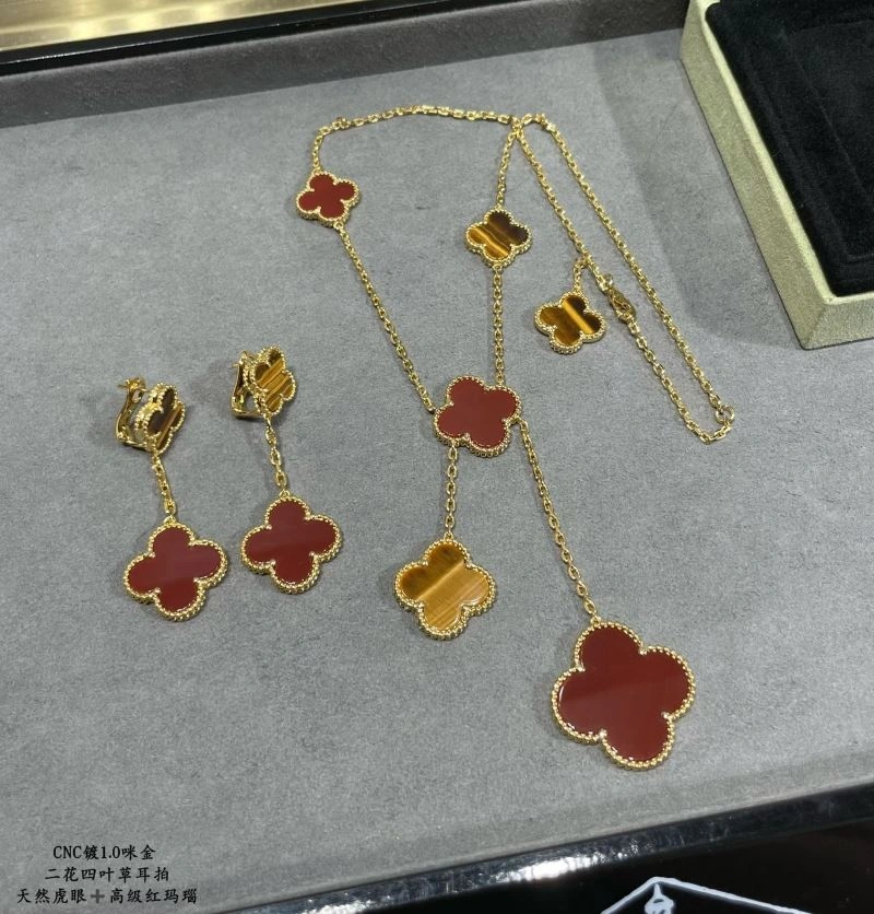 Effortless Vca Earrings 255219