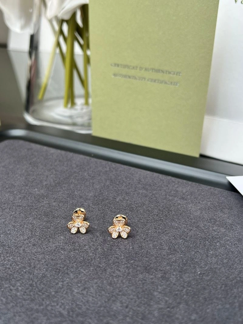 Sophisticated Vca Earrings 255014