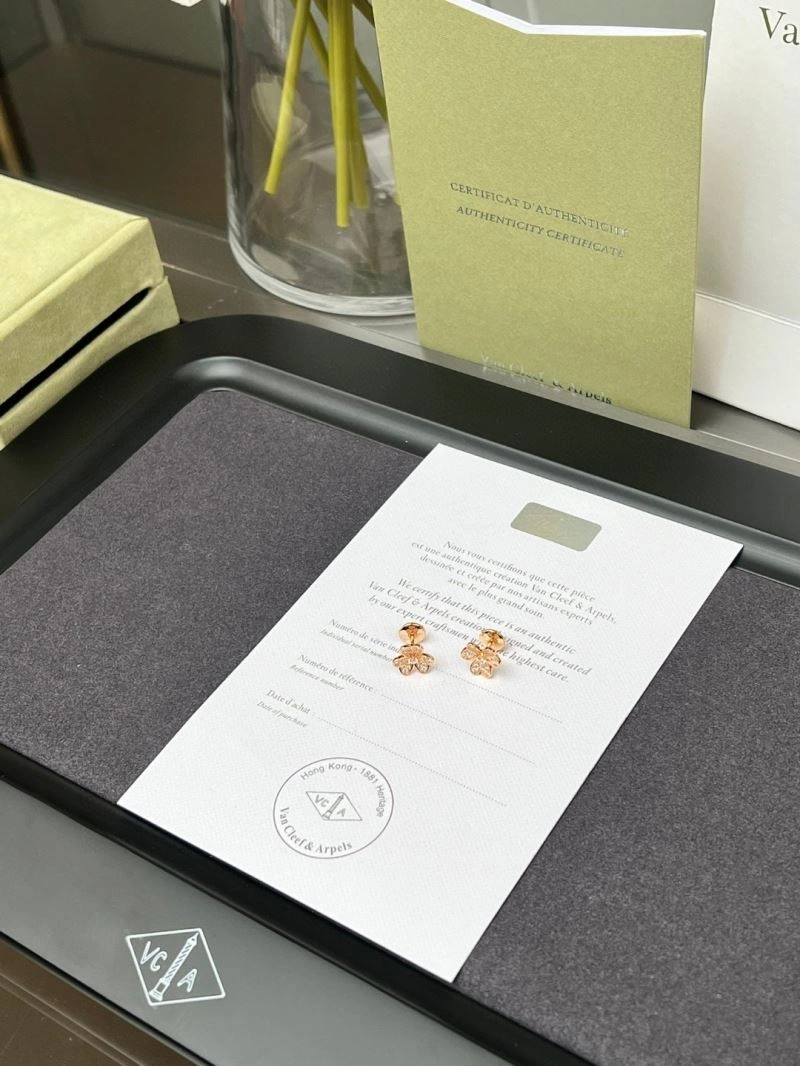 Sophisticated Vca Earrings 255014