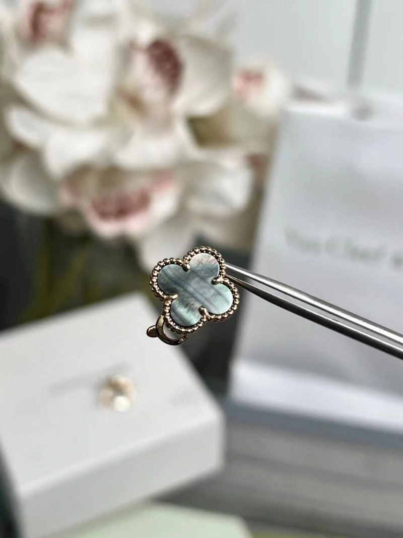 Youthful Vca Earrings 254747