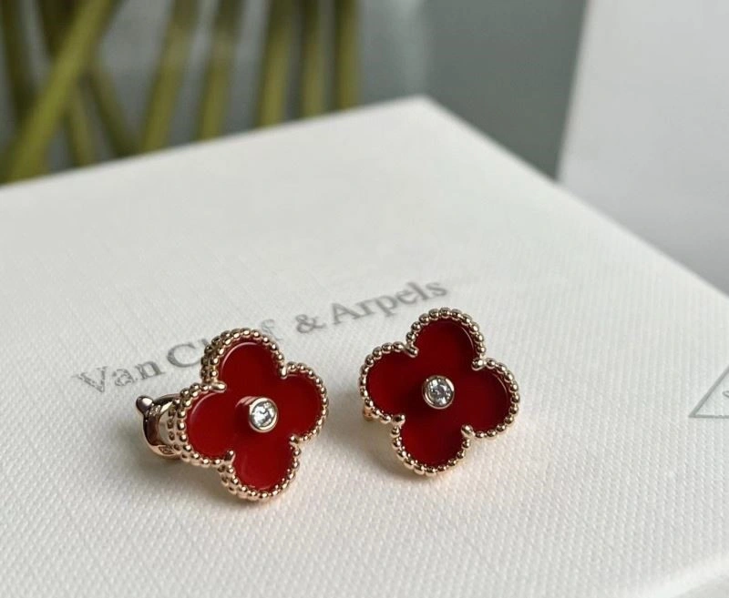 Vca Earrings ModernLook 254749