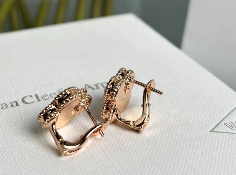Vca Earrings ModernLook 254749