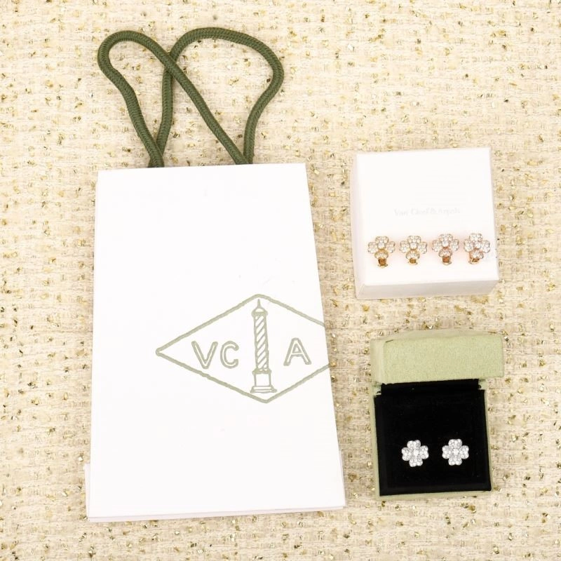 Vca Earrings Timeless 254762
